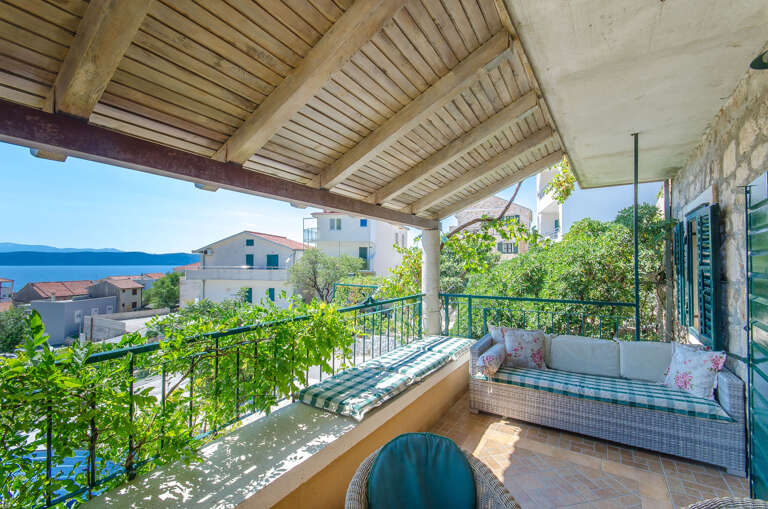 Igrane Apartment Rental