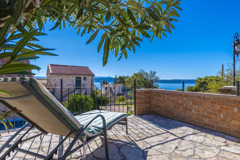 Igrane Home Rental