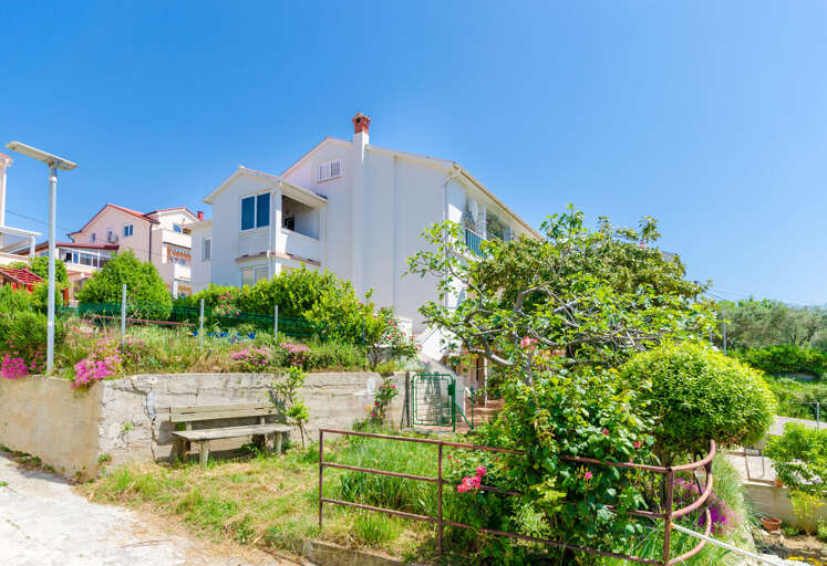 Banjol Apartment Rental