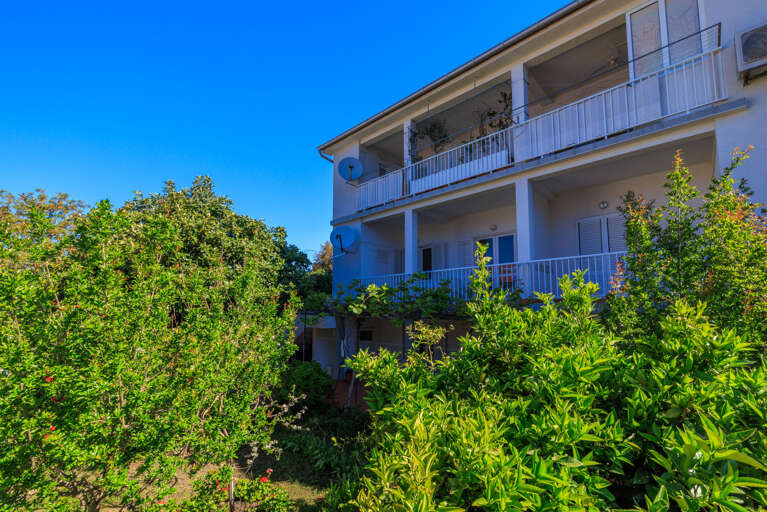 Banjol Apartment Rental