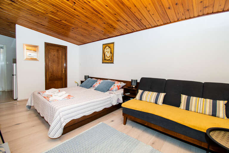Jezera Apartment Rental