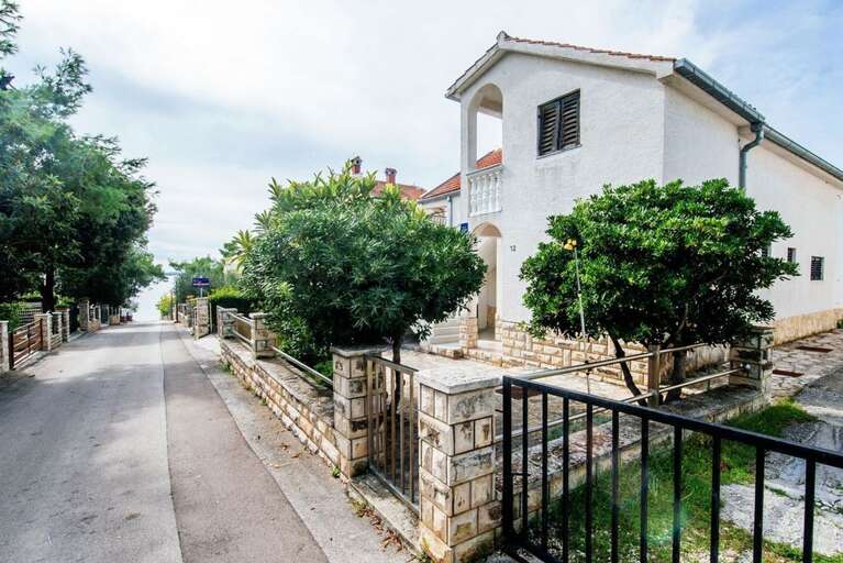 Petrcane Apartment Rental