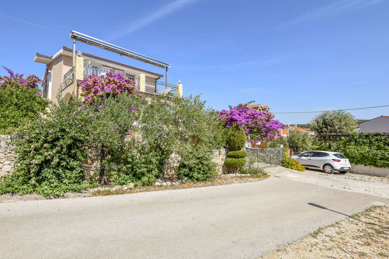 Razanj Apartment Rental