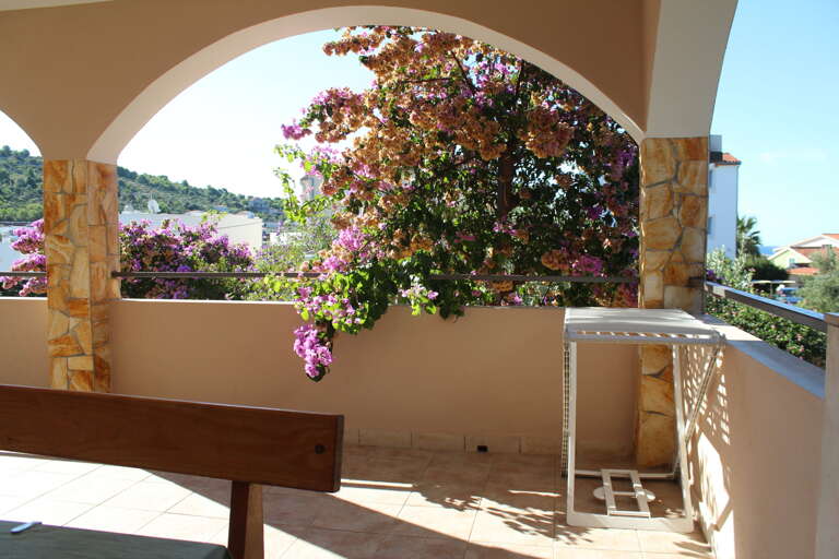 Razanj Apartment Rental