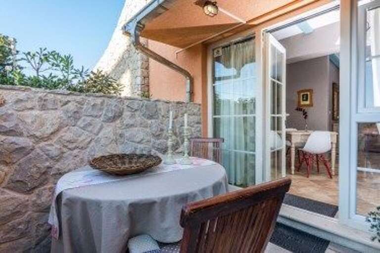 Novalja Apartment Rental