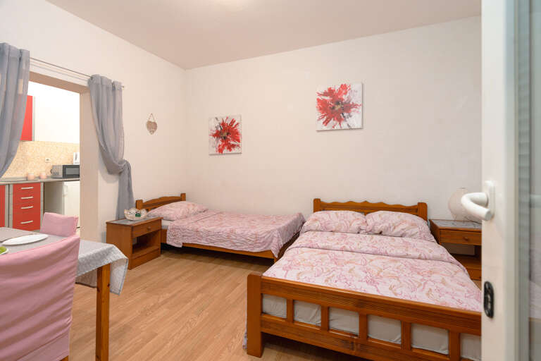 Nin Apartment Rental