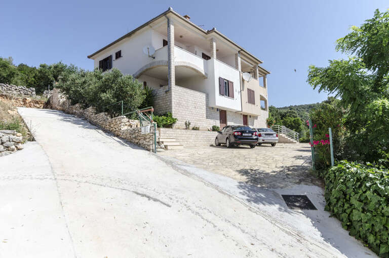 Vinisce Apartment Rental