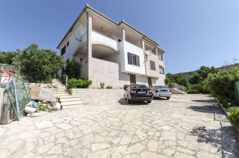 Vinisce Apartment Rental
