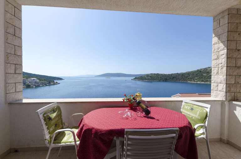 Vinisce Apartment Rental