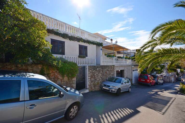 Jelsa Apartment Rental