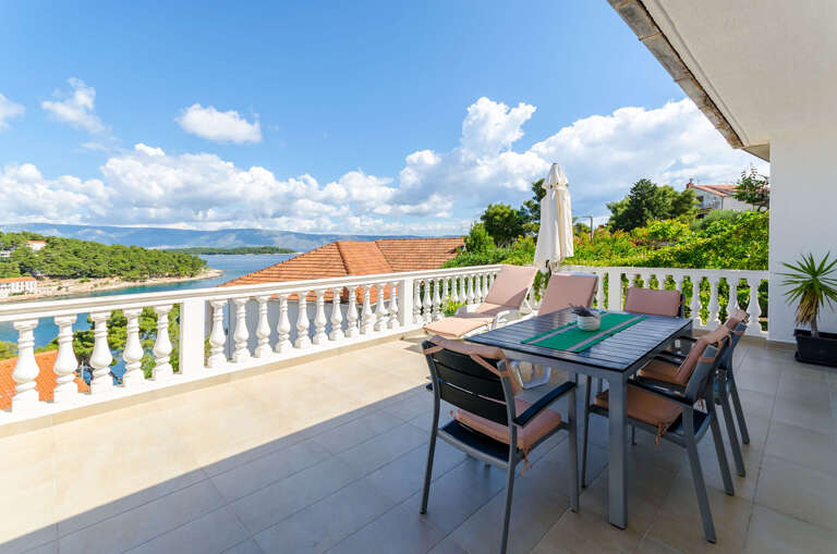 Jelsa Apartment Rental