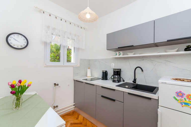 Jelsa Apartment Rental