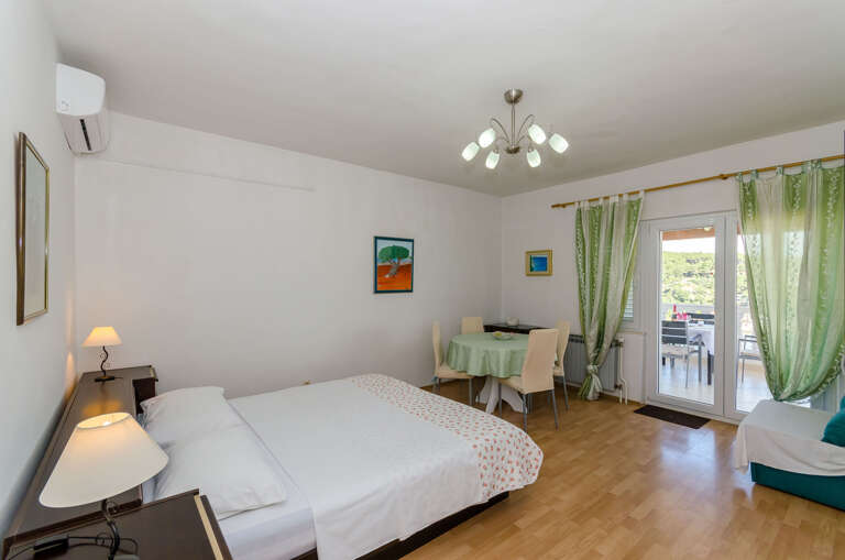 Jelsa Apartment Rental