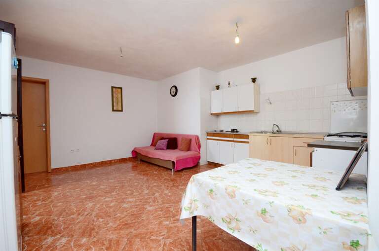 Gdinj Home Rental