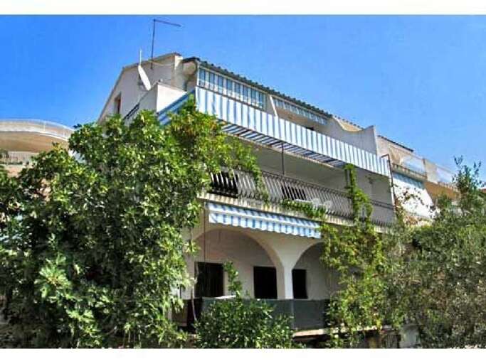 Okrug Gornji Apartment Rental