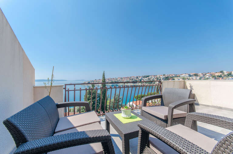 Okrug Gornji Apartment Rental