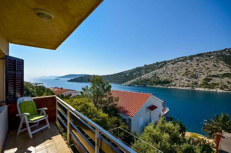 Vinisce Home Rental