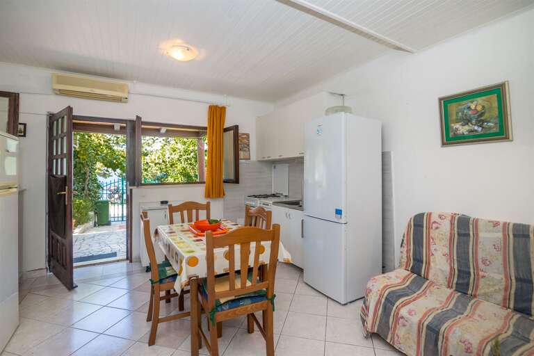 Drasnice Apartment Rental