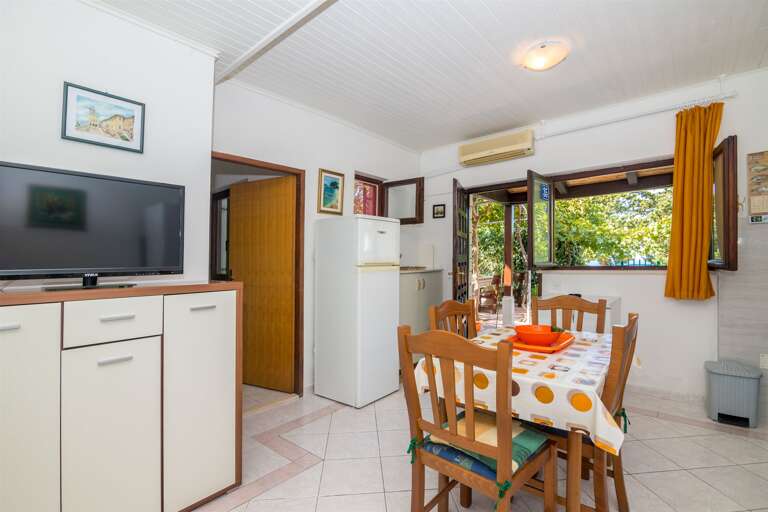 Drasnice Apartment Rental