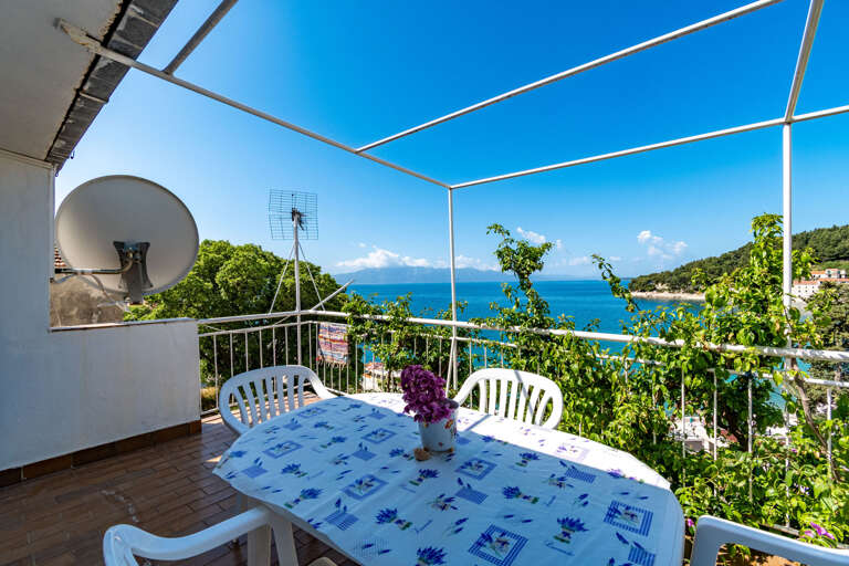 Drvenik Apartment Rental
