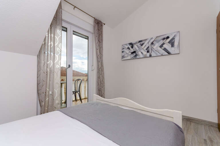 Okrug Gornji Apartment Rental