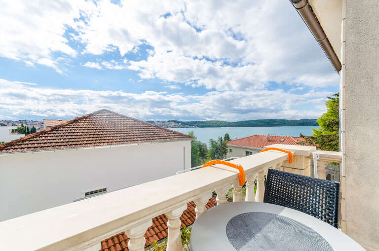 Okrug Gornji Apartment Rental