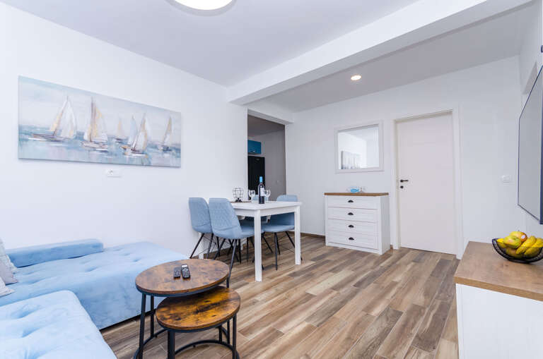 Gdinj Home Rental