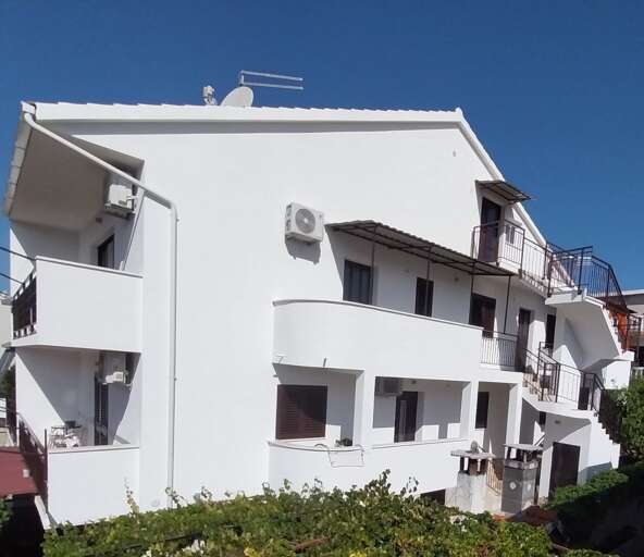 Stari Grad Apartment Rental
