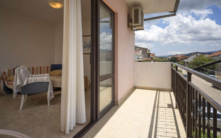 Stari Grad Apartment Rental