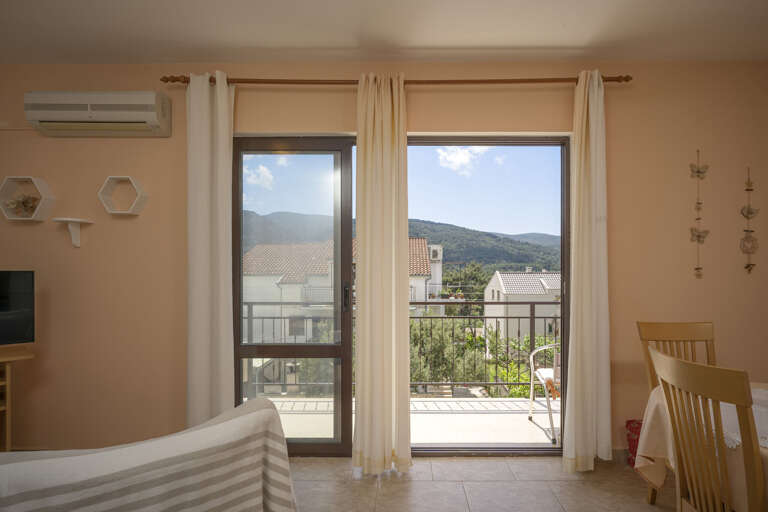 Stari Grad Apartment Rental