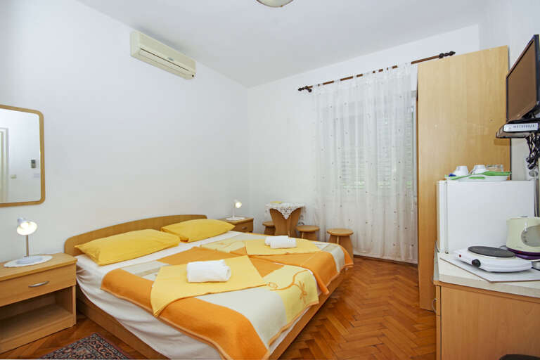 Makarska Apartment Rental