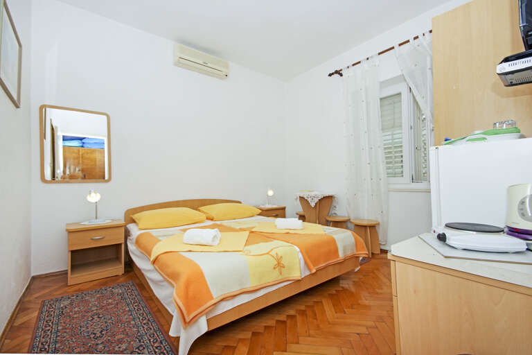 Makarska Apartment Rental