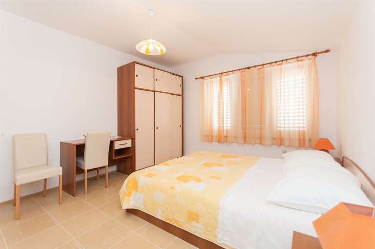 Makarska Apartment Rental