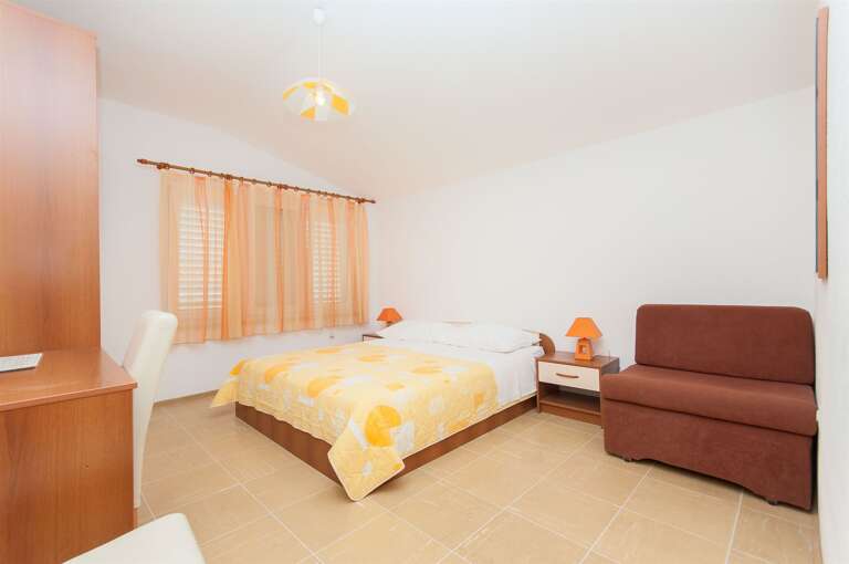 Makarska Apartment Rental