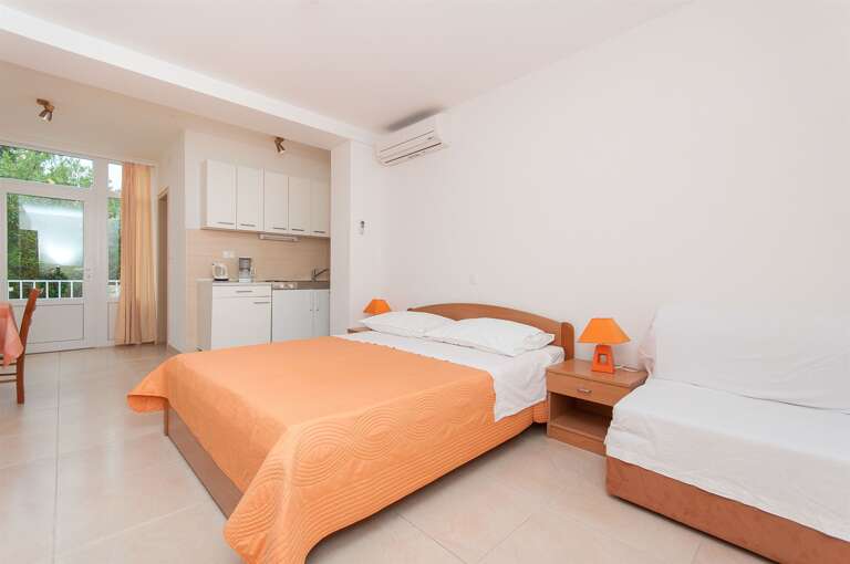 Makarska Apartment Rental