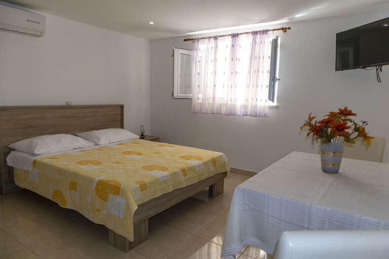 Makarska Apartment Rental