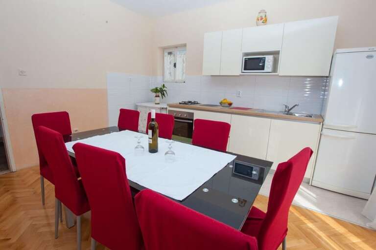 Makarska Apartment Rental