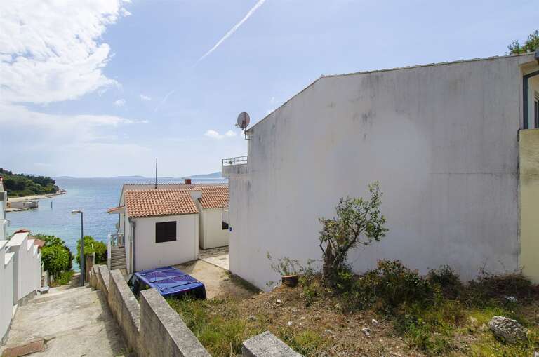 Okrug Gornji Apartment Rental