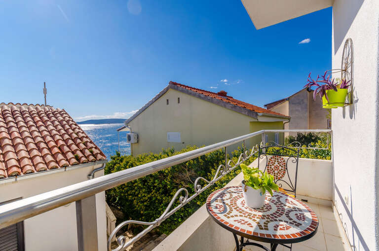Okrug Gornji Apartment Rental