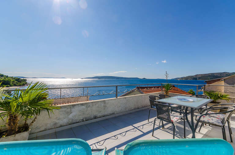 Okrug Gornji Apartment Rental