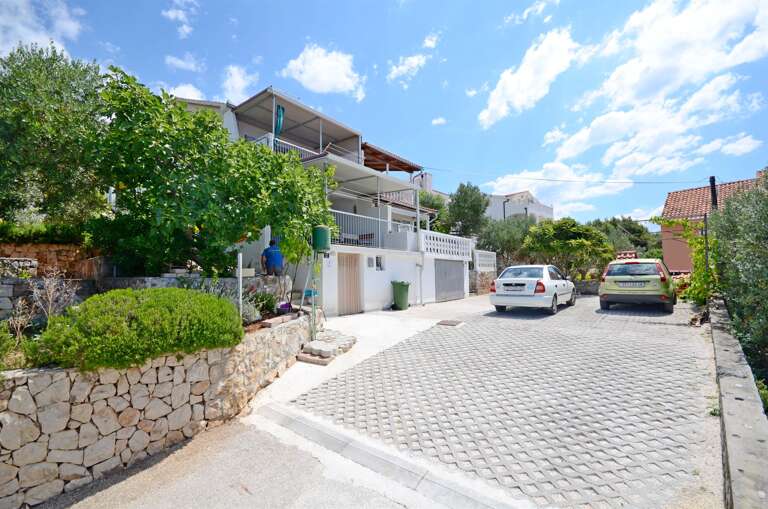 Okrug Gornji Apartment Rental