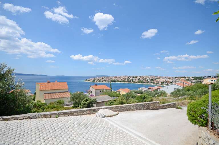 Okrug Gornji Apartment Rental