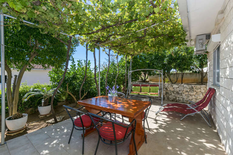 Okrug Gornji Apartment Rental