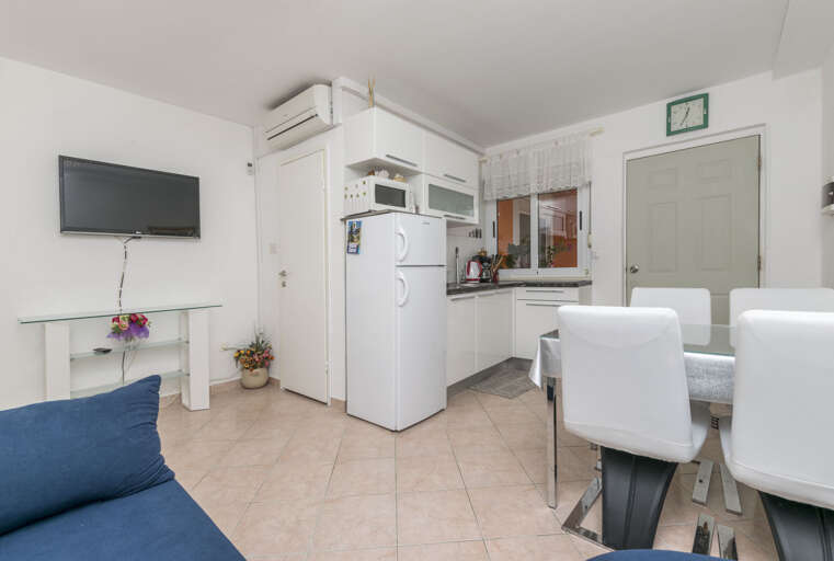 Okrug Gornji Apartment Rental