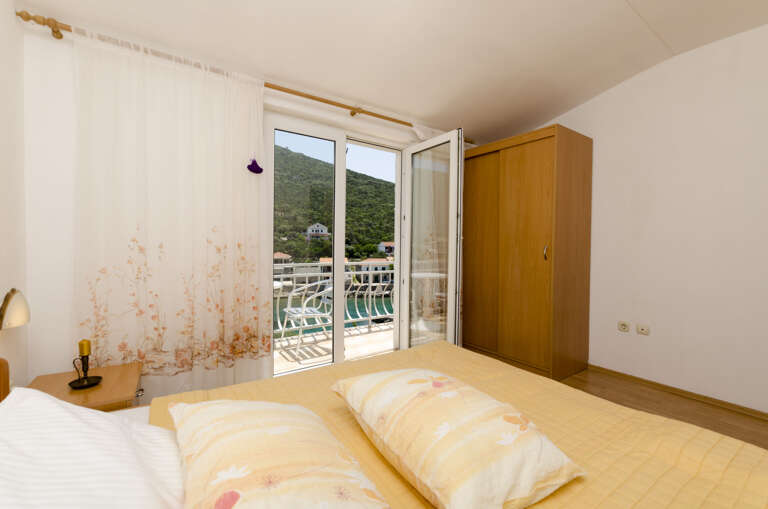 Gdinj Apartment Rental