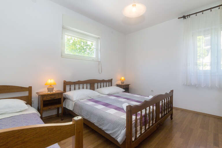 Okrug Gornji Apartment Rental