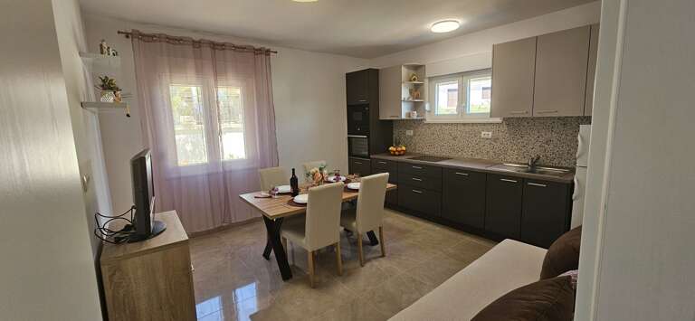 Okrug Gornji Apartment Rental