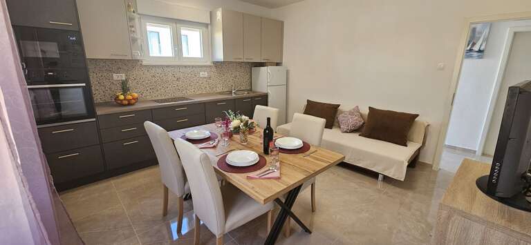 Okrug Gornji Apartment Rental