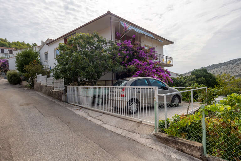 Vinisce Apartment Rental