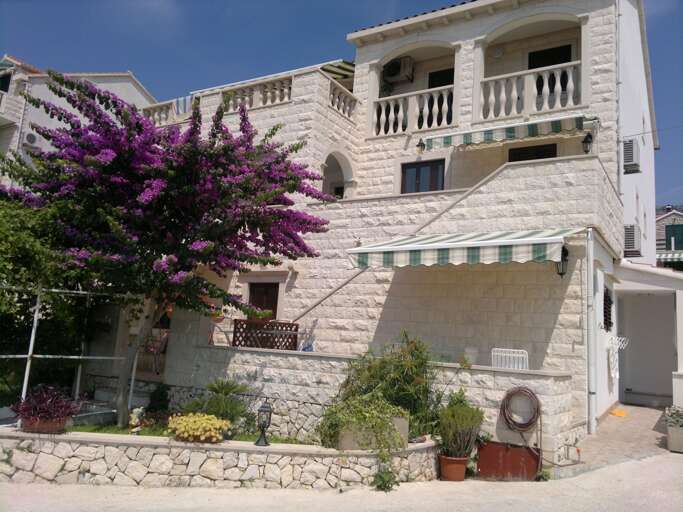 Bol Apartment Rental